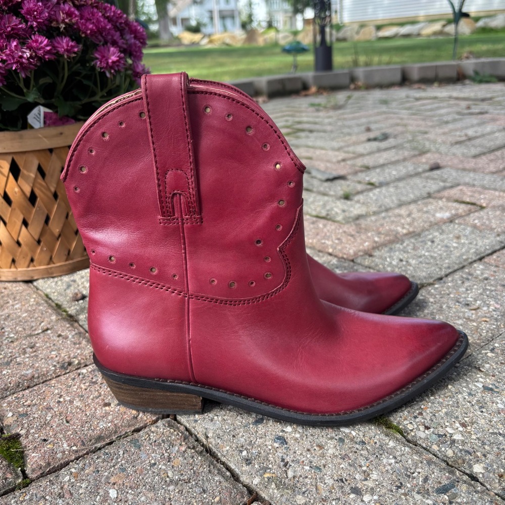 Lucky Brand Chantelx Wine Red Leather Western Ankle Boots Pointed Toe 8M 38.5 - Picture 2 of 9